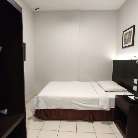 Hotel Desaru Penawar エクステリア 写真