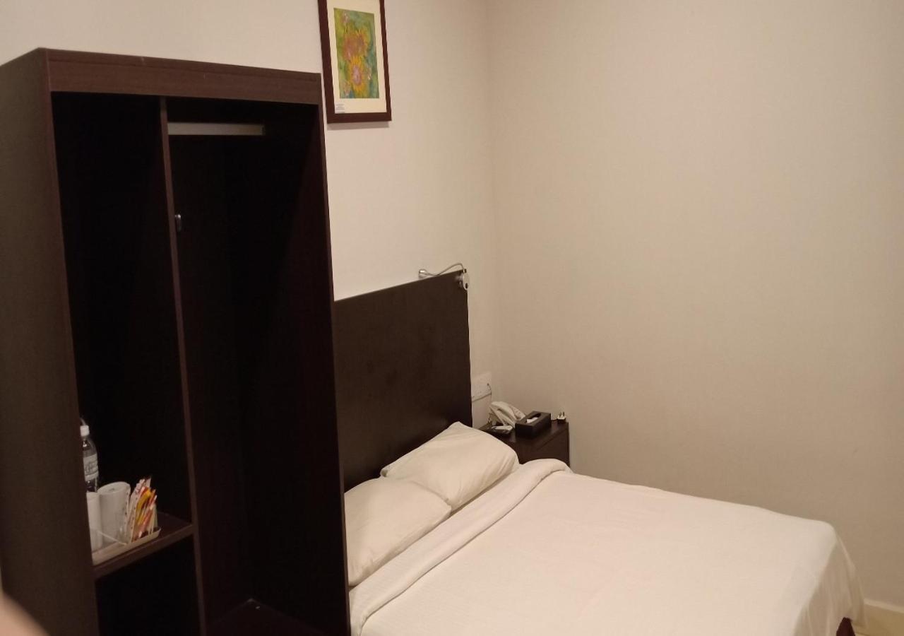 Hotel Desaru Penawar エクステリア 写真